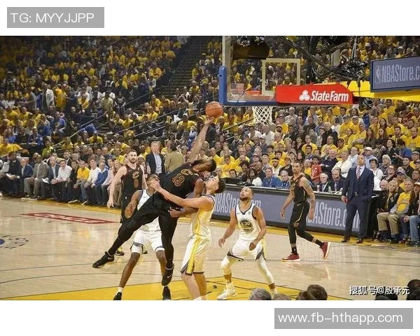 瓦兰表现出色10投6中贡献16分16板7个前场篮板创全场最高纪录